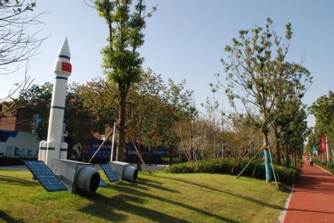 目前武汉航天产业基地产业港公园已经建成,就在航天产业基地内,与项目
