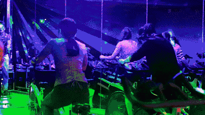 骑动感单车骑到兴起,女孩一声惨叫一块肉没了!