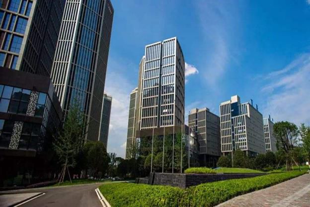 看盘香港置地全新的震撼级滨江现房