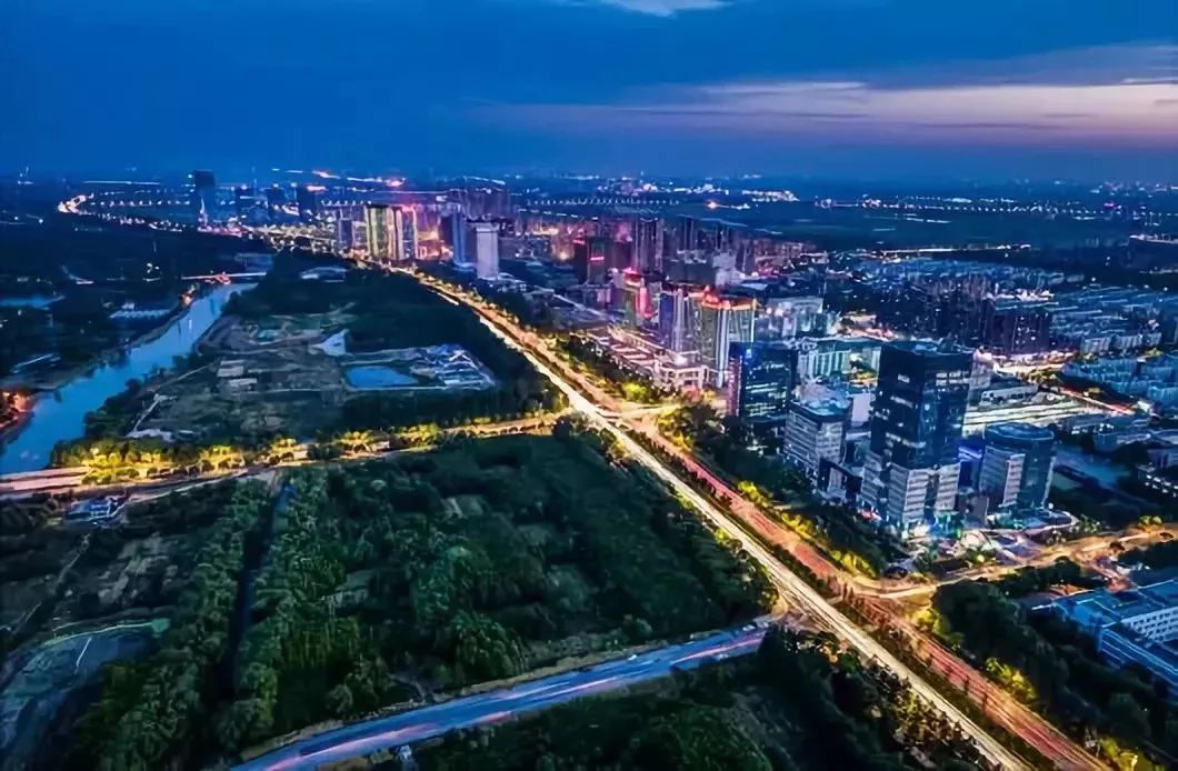 热销721套,风靡嘉兴!这座国商区红盘,还剩最后一批"超尺度客厅"