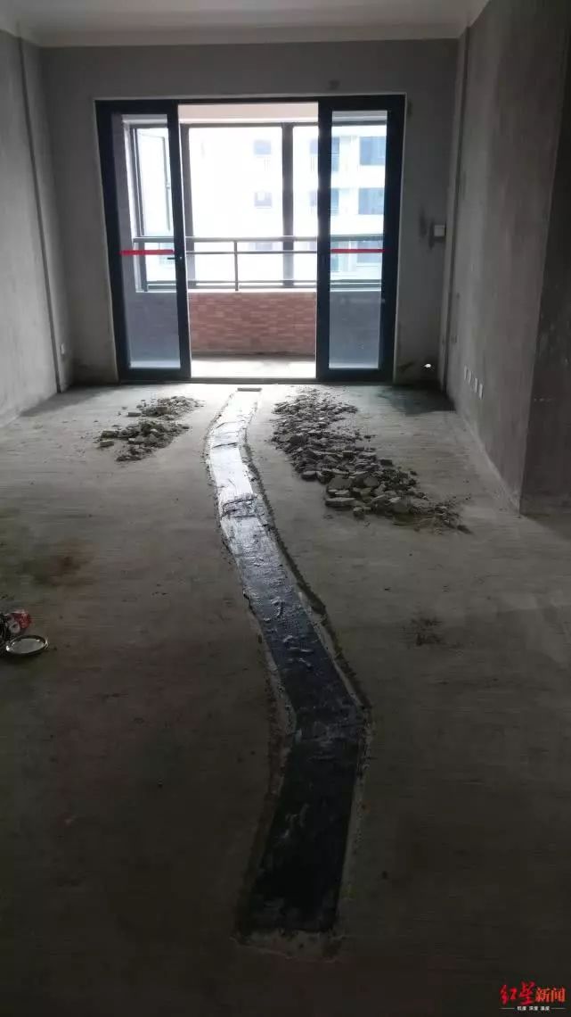 成都业主收房发现5米长裂缝 质监站:常见瑕疵