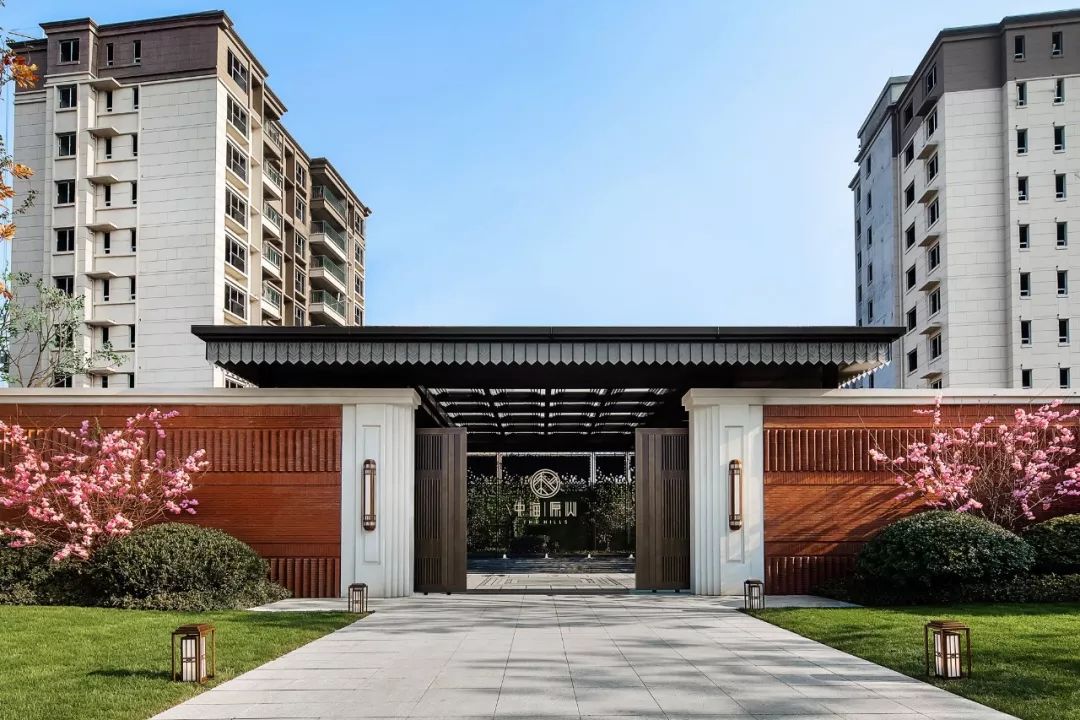 无锡融创万达城溪岸景园3万业主出行难!